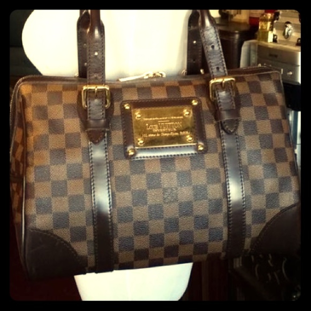 Louis Vuitton Berkeley purse / bag